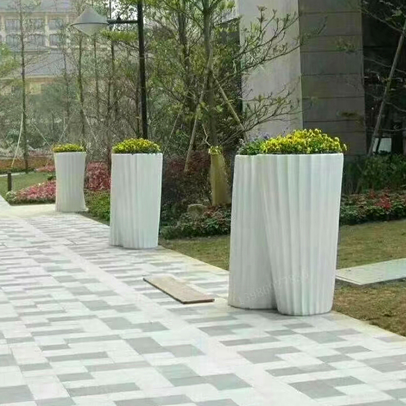 广东佛山客户定制玻璃钢休闲椅花盆组合装饰件